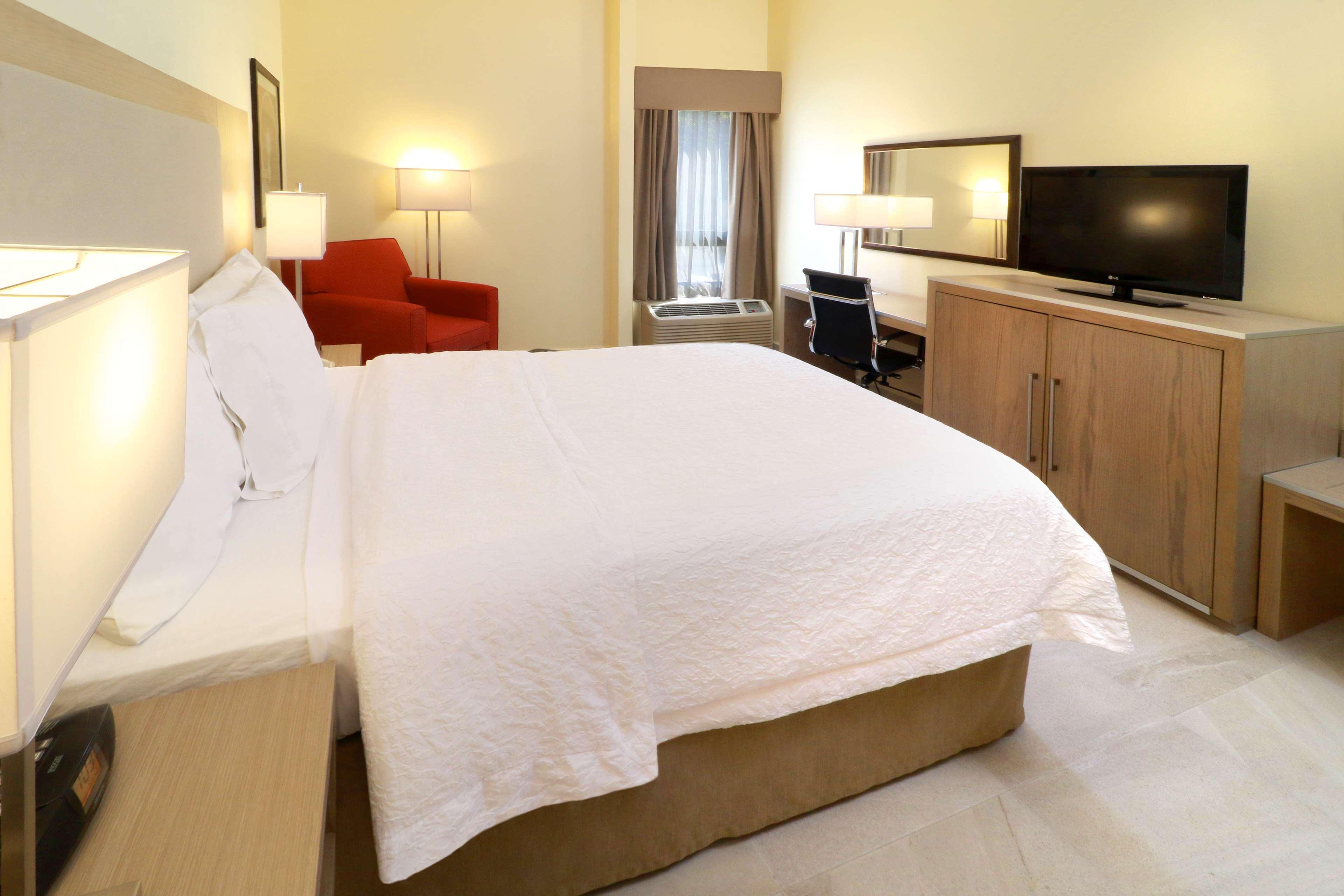 Hampton Inn Monterrey-Airport Apodaca Ngoại thất bức ảnh