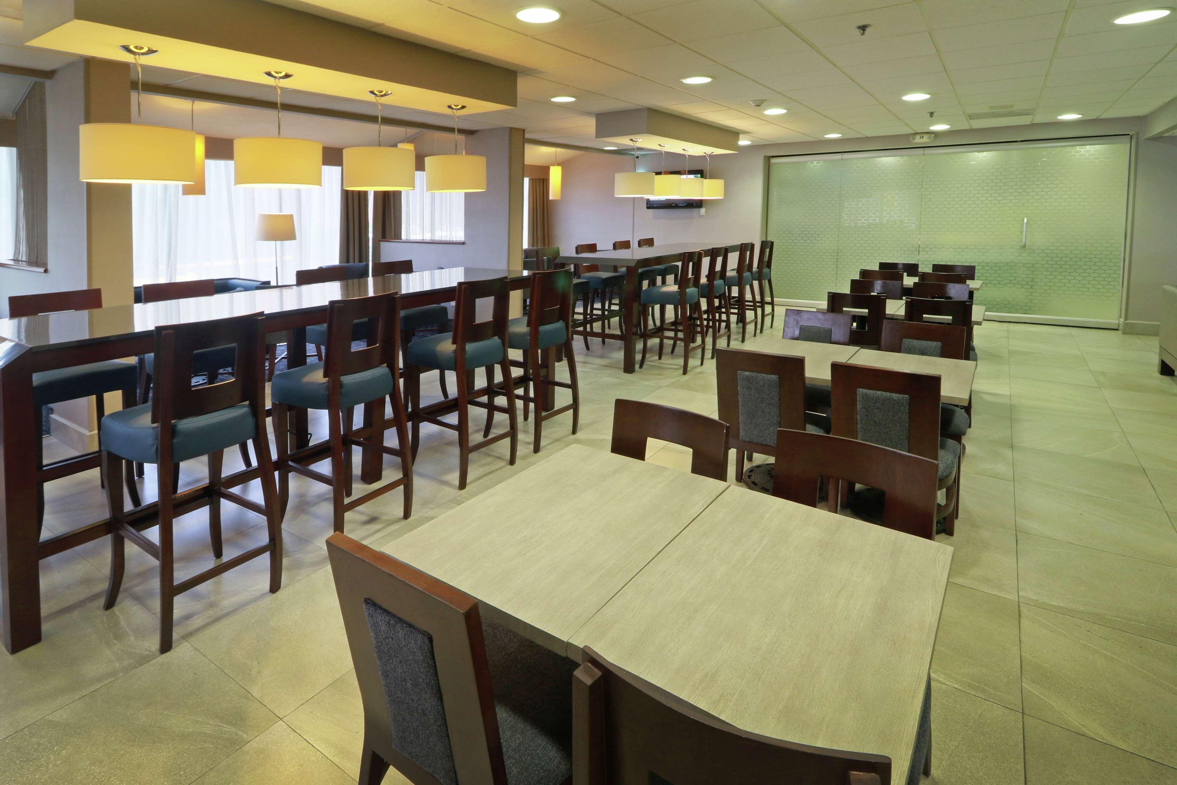 Hampton Inn Monterrey-Airport Apodaca Ngoại thất bức ảnh