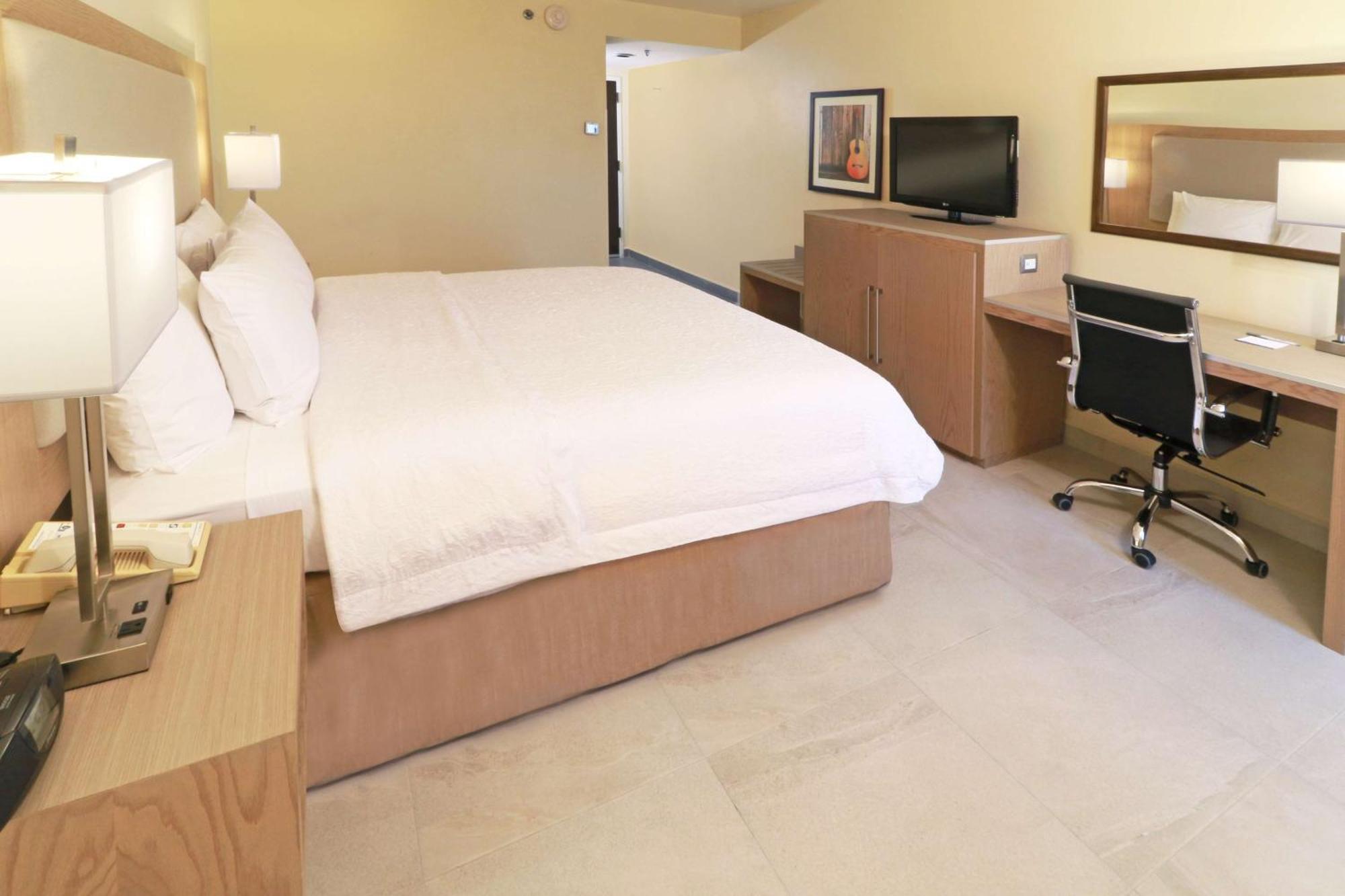 Hampton Inn Monterrey-Airport Apodaca Ngoại thất bức ảnh