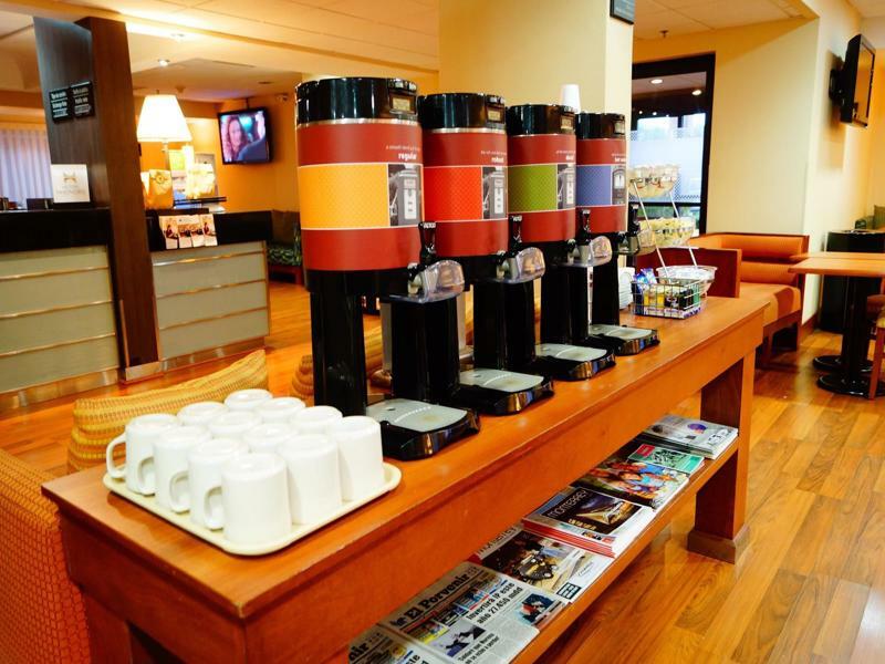Hampton Inn Monterrey-Airport Apodaca Ngoại thất bức ảnh