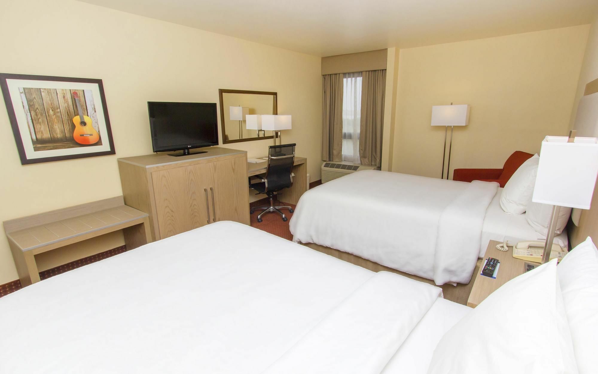 Hampton Inn Monterrey-Airport Apodaca Ngoại thất bức ảnh